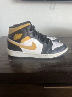 Air Jordan 1 Mid Size 10.5