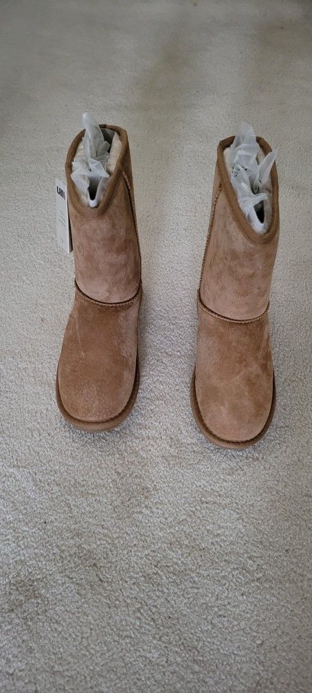 Brand New Lamo Lady's 9" Boot Chestnut (Size 7)