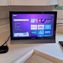 Vision 18" Flat TV - Great Condition - Includes Roku 3 & Remote