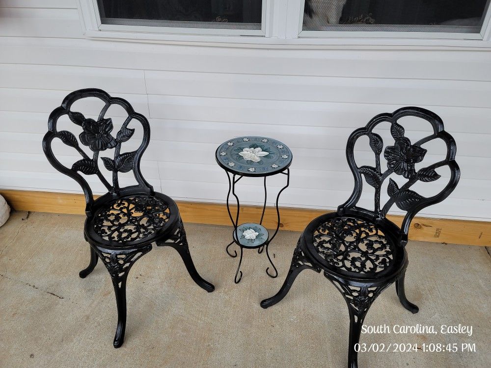 ANTIQUE MAGNOLIA BISTRO SET