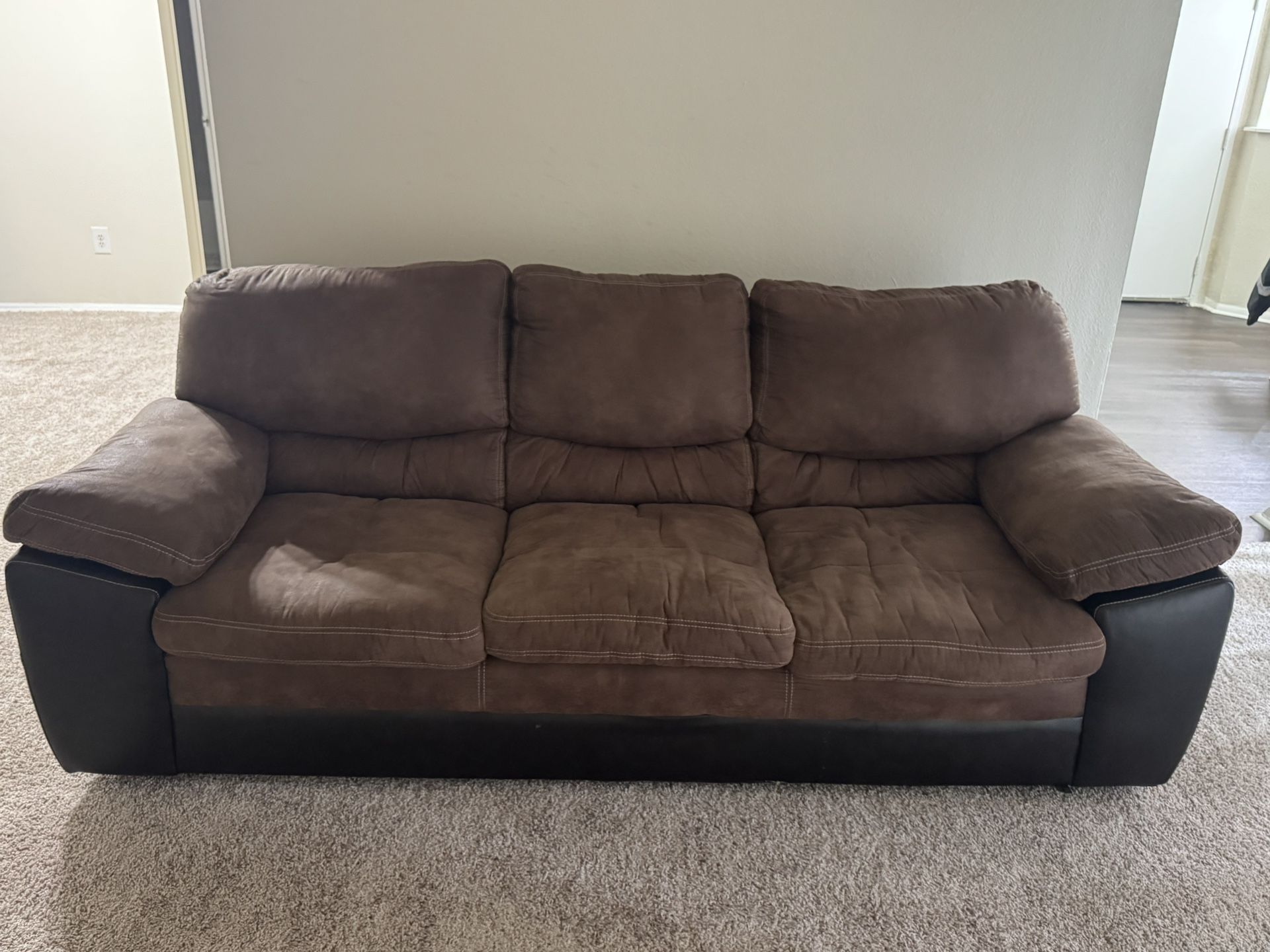 Freee Couch