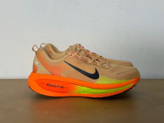 Nike Air Zoom Vomero 18 Orange Chalk Black Volt Sneakers HM6803-700 Men’s Size 10
