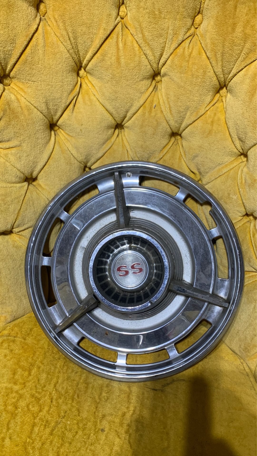 Ol’ Chevy ŚŚ Hubcap ñ Monroeville 15146