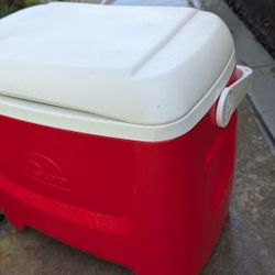 Igloo Cooler Drink Box Oversized Lunch Pail Good Shape Ice Chest