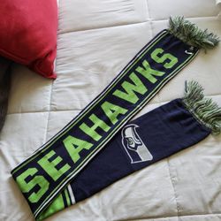 💚💙 Seattle Seahawks Scarf - Reversible Logo Wear