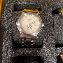 Renato Watch Calibre Robusto Men Swiss 