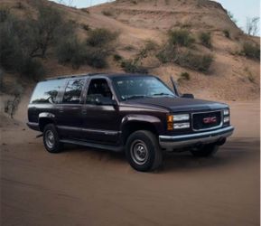 4W/D OBS GMC Truck Suburban Maroon
