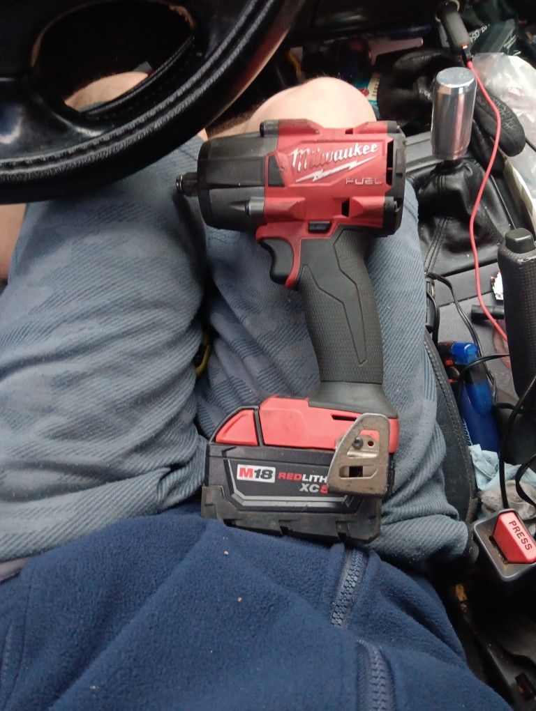 Milwaukee Fuel 1/2" Mid-Torque Impact Wrench