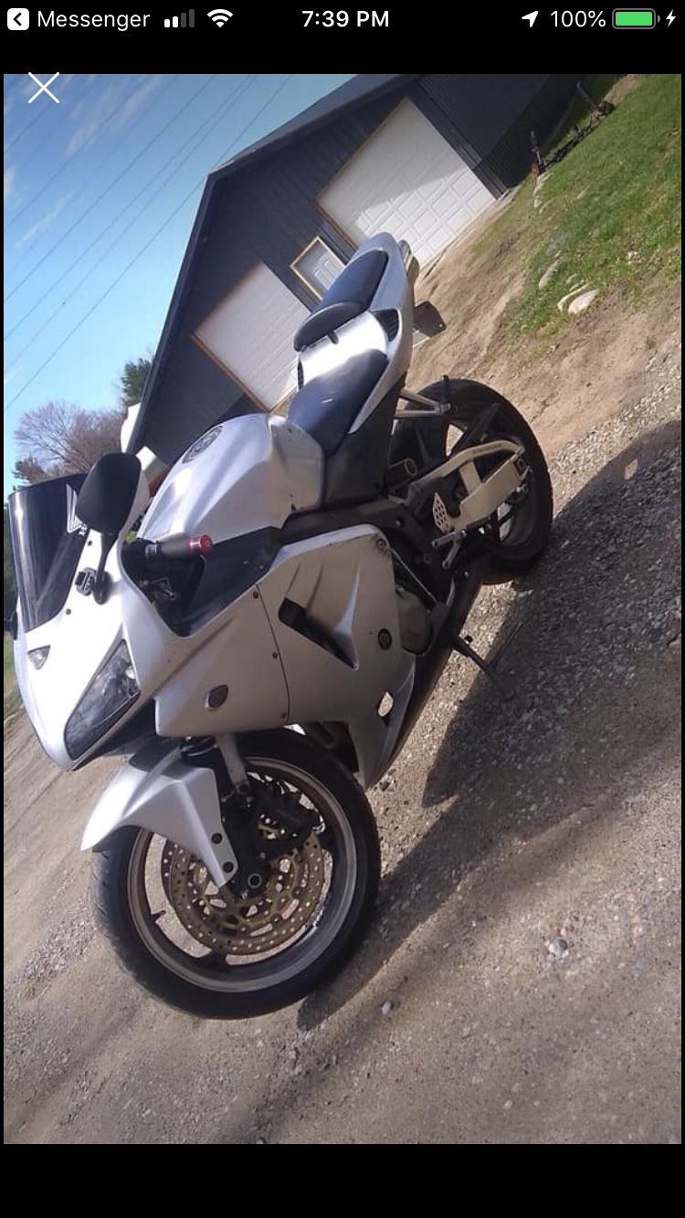 2004 cbr600rr needs a little body work nothing major runs great have extras to come with2700