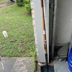 Diamondback trenching shovel