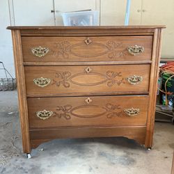 ANTIQUE DRESSER