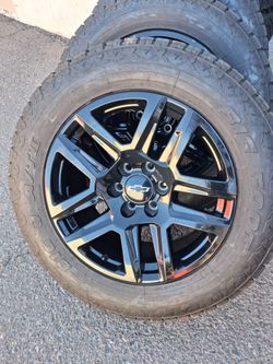 2025 NEW OEM ORIGINAL TAKEOFFS CHEVY SILVERADO TRAIL BOSS 20 INCH HAVE TPMS SENSORS TIRES BIG FOOT ALL-TERRAIN 99.99 % $ 1499 FIRM.