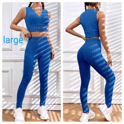 New women’s 2 piece set size large