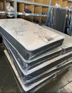 Set twin size mattress and box spring