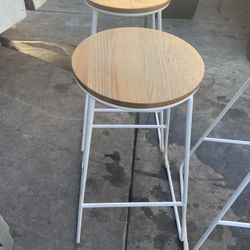 Bar Stools (2 Toatal) 20$Each 