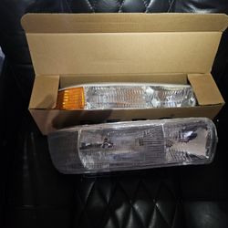 Pair Of Headlites And Parking For 1999 Chevy Picup