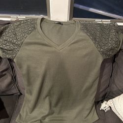Women's Shirt Medium 