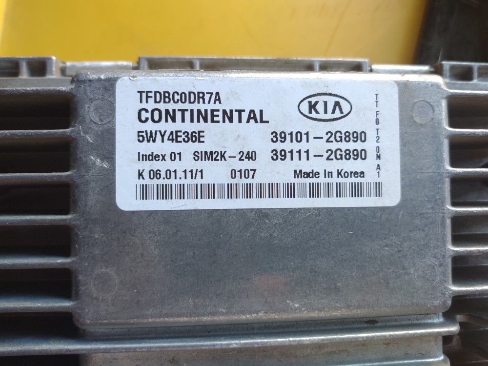 Kia optima starter, intake manifold,throttle body, alternator, and ecu