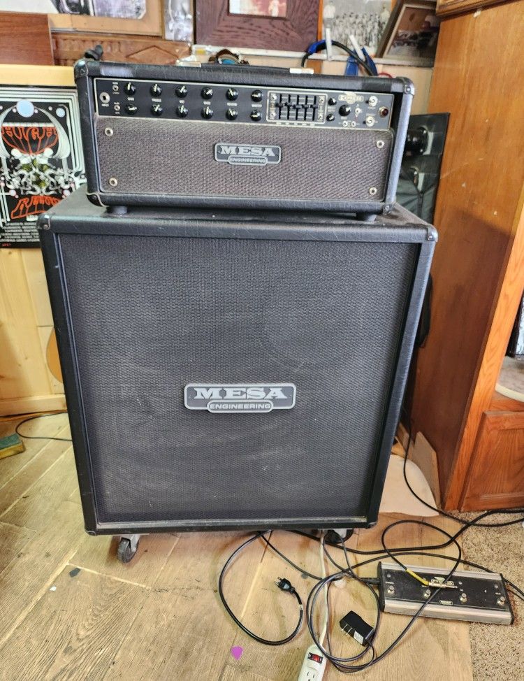 Mesa Guitar Amplifier With Speaker & Pedal