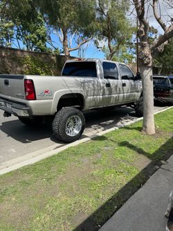 Chevy Silverado 2500 4x4 Lifted