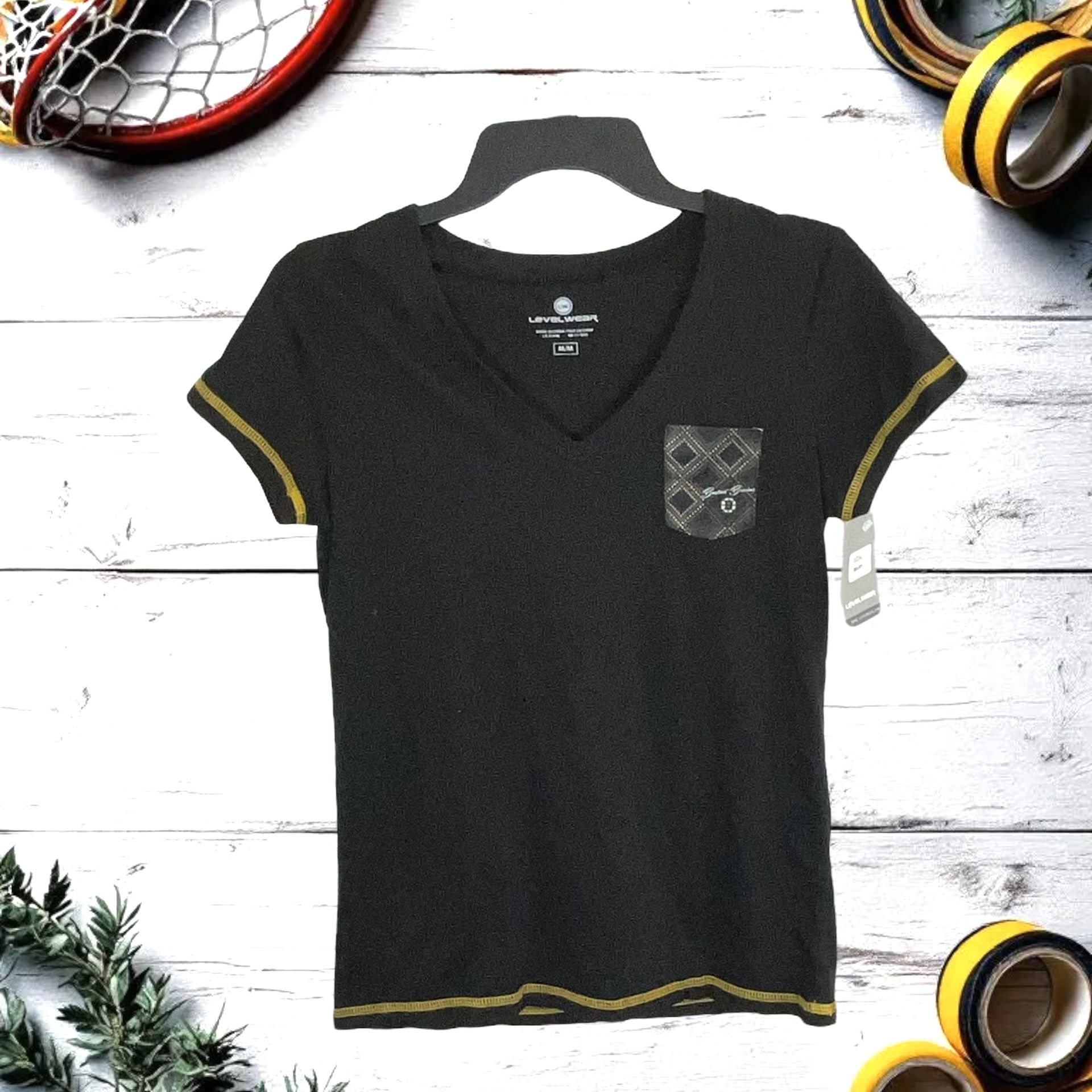 Next Level Black w Gold NWT Boston Bruins NHL Tee Shirt Women Medium