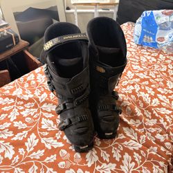 Ski Boots, men’s 10