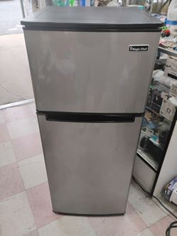 Magic chef double door mini refrigerator ( 19x19x45