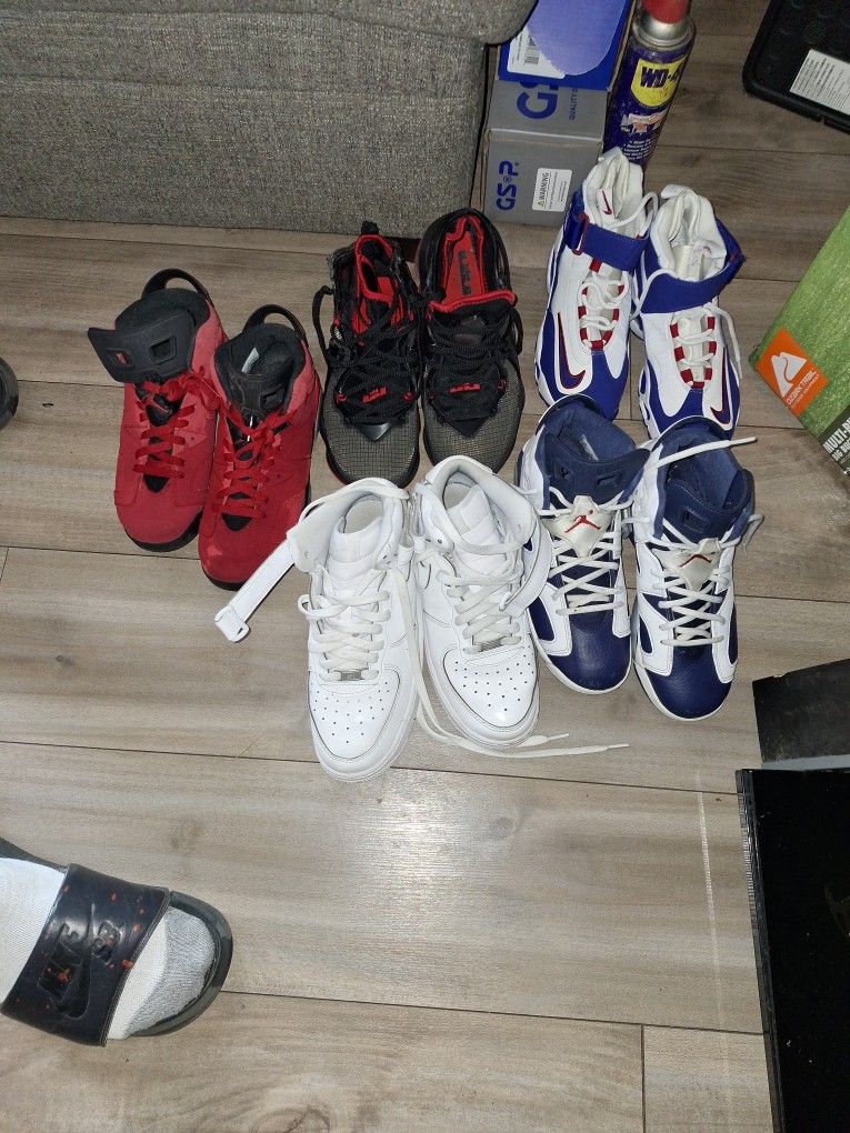 Youth shoes