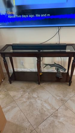Pier one entry/console/sofa table.