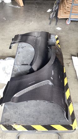 115443-2015-2017-ford-mustang-carbon-creations-gt350-look-carbon-fiber-fender blemished