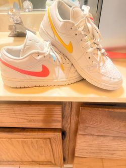 Sneakers with very little use