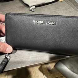 MK Michael Kors, Wallet Brand New Travel Size 