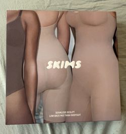 New Skims Seamless Sculpt Low Back Mid Thigh Bodysuit
