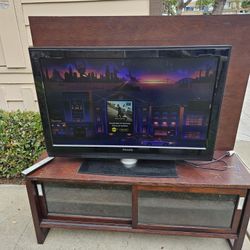 Philips Lcd Telivision With Entertainment Center