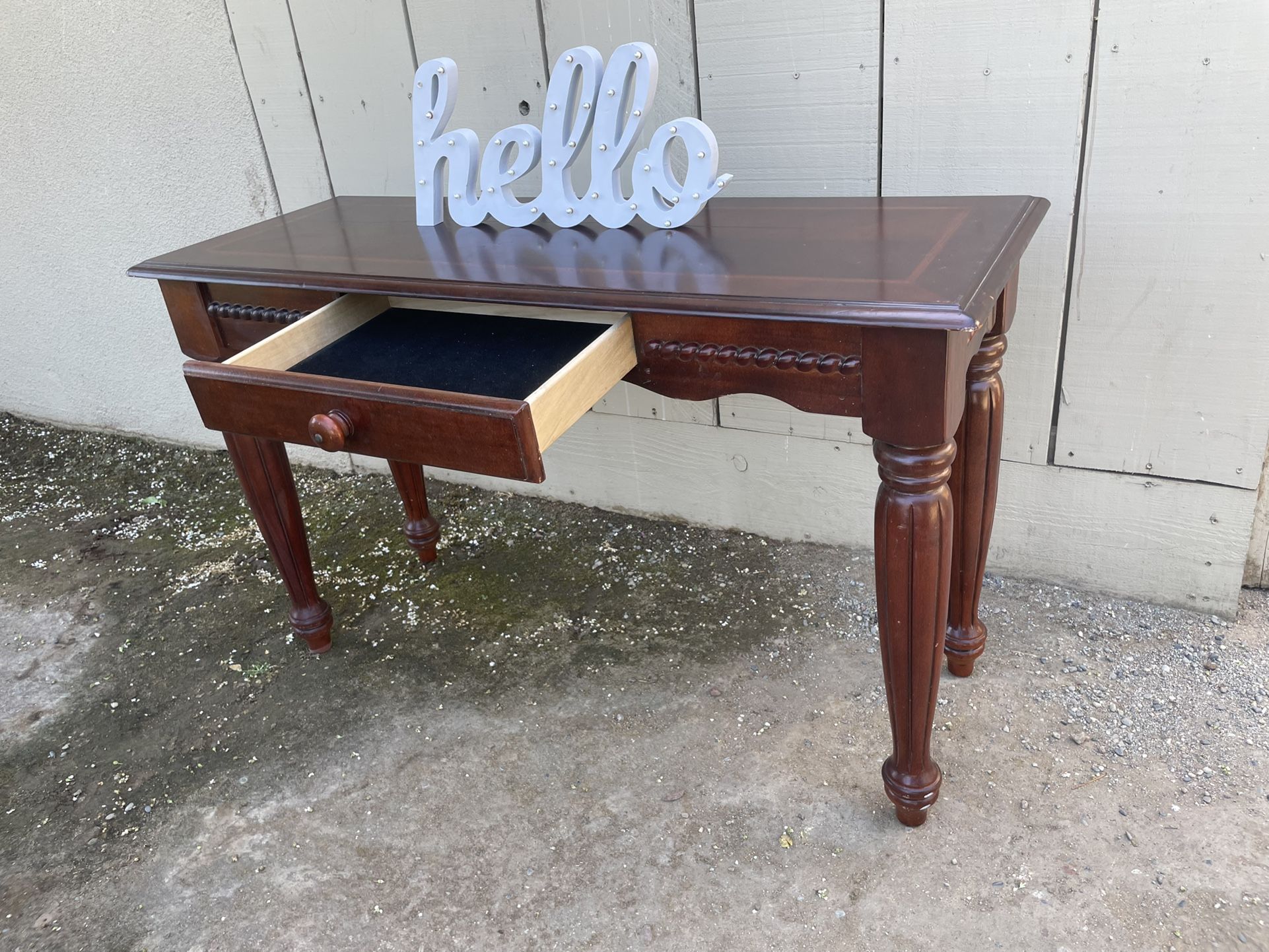 Beautiful Entry Table /Sofa Table