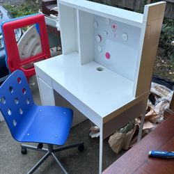 Desk With Chair