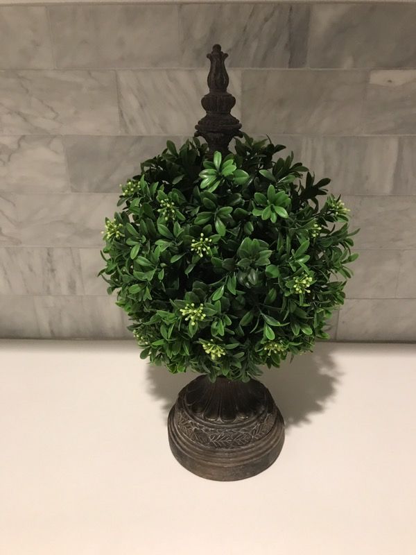 Ball topiary