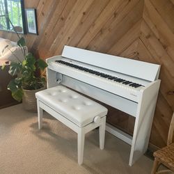 ROLAND F-140R White Digital Piano