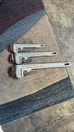 Pipe Wrench Set