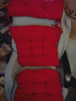 Red Tufted Chair Cushion Set