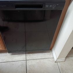 HOTPOINT DISHWASHER BLACK CLEAN