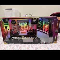 Rainbow High Tour Bus 