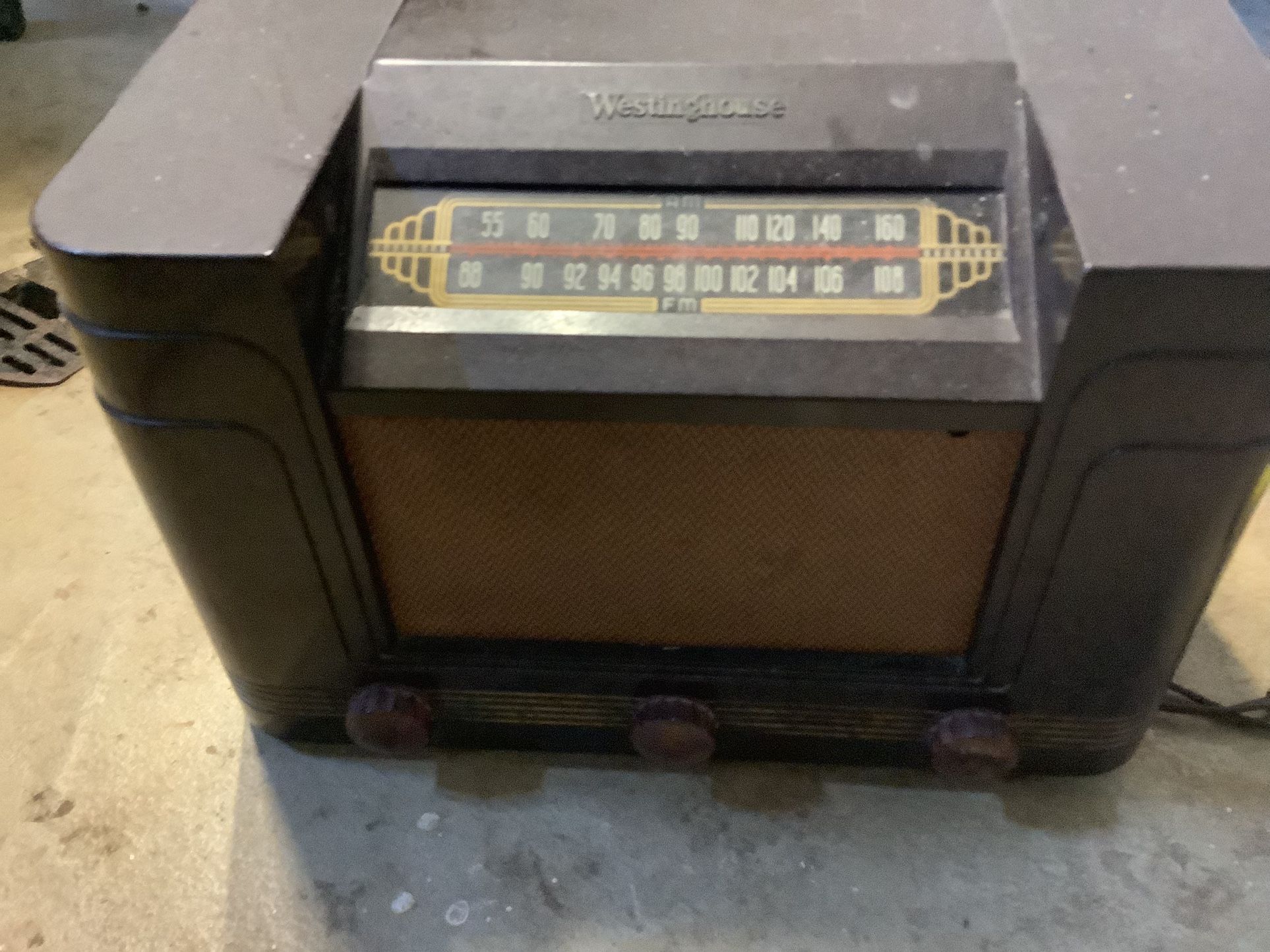 Old Radio Bakelite ! Not Working. $15