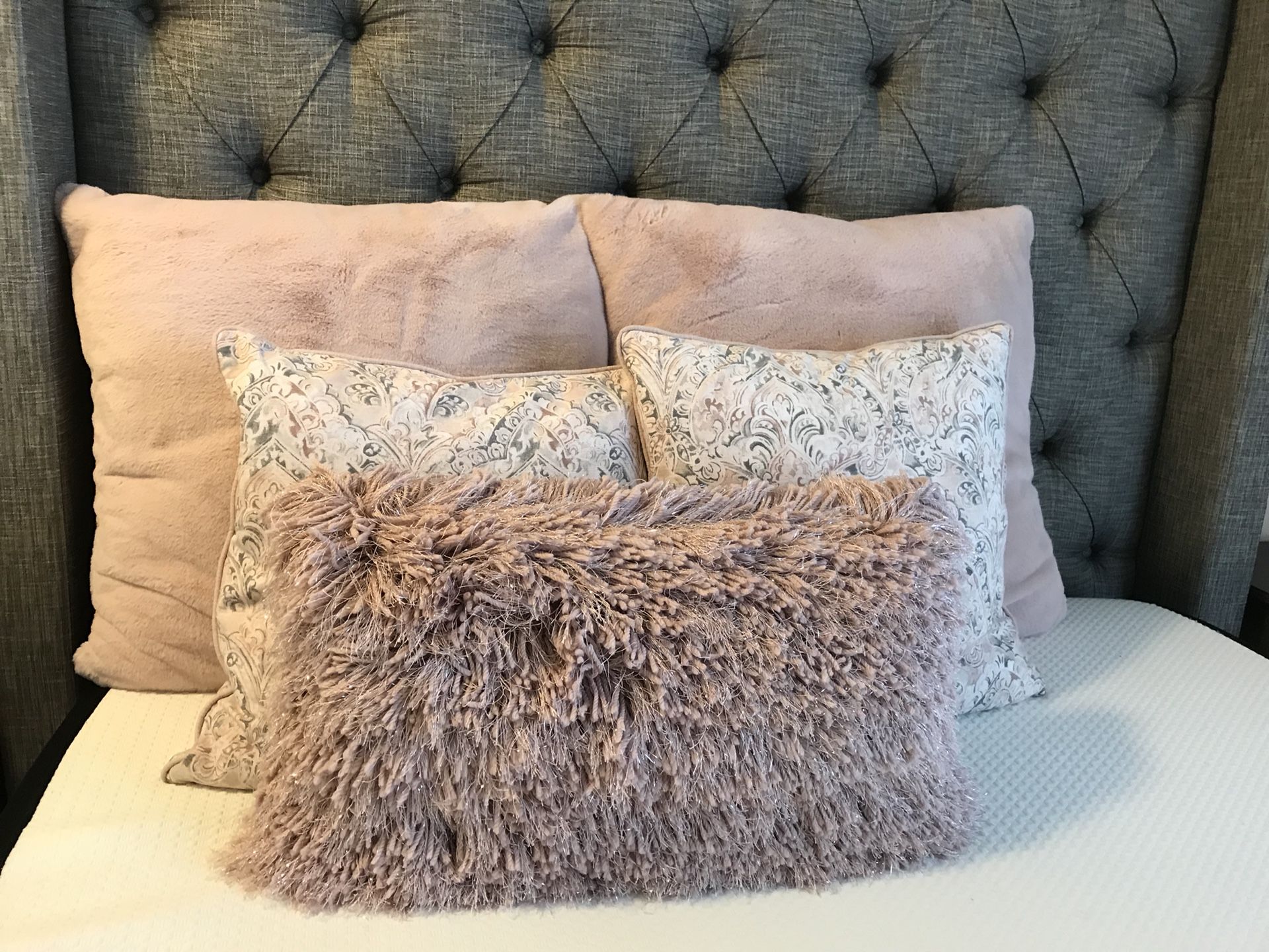 Pillow set