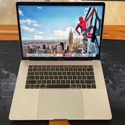 Apple Macbook Pro 15” 2018 2.2Ghz - 6Core i7 - 32GB RAM 500GB SSD!! Radeon Pro 560X