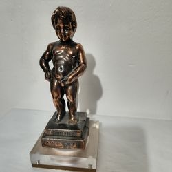 MID CENTURY - VINTAGE BRUXELLLES STATUE 7"×2.2" - B63