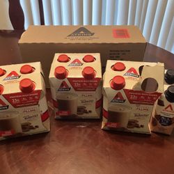 Atkins shakes- good til 2027