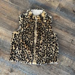 JCrew- Girls’ Faux Fur Vest in Leopard Print ( Size Small)
