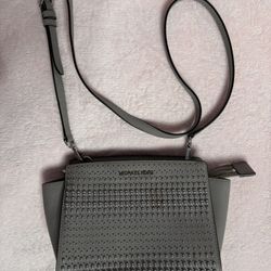 Michael Kors Selma Stud Medium Messenger bag