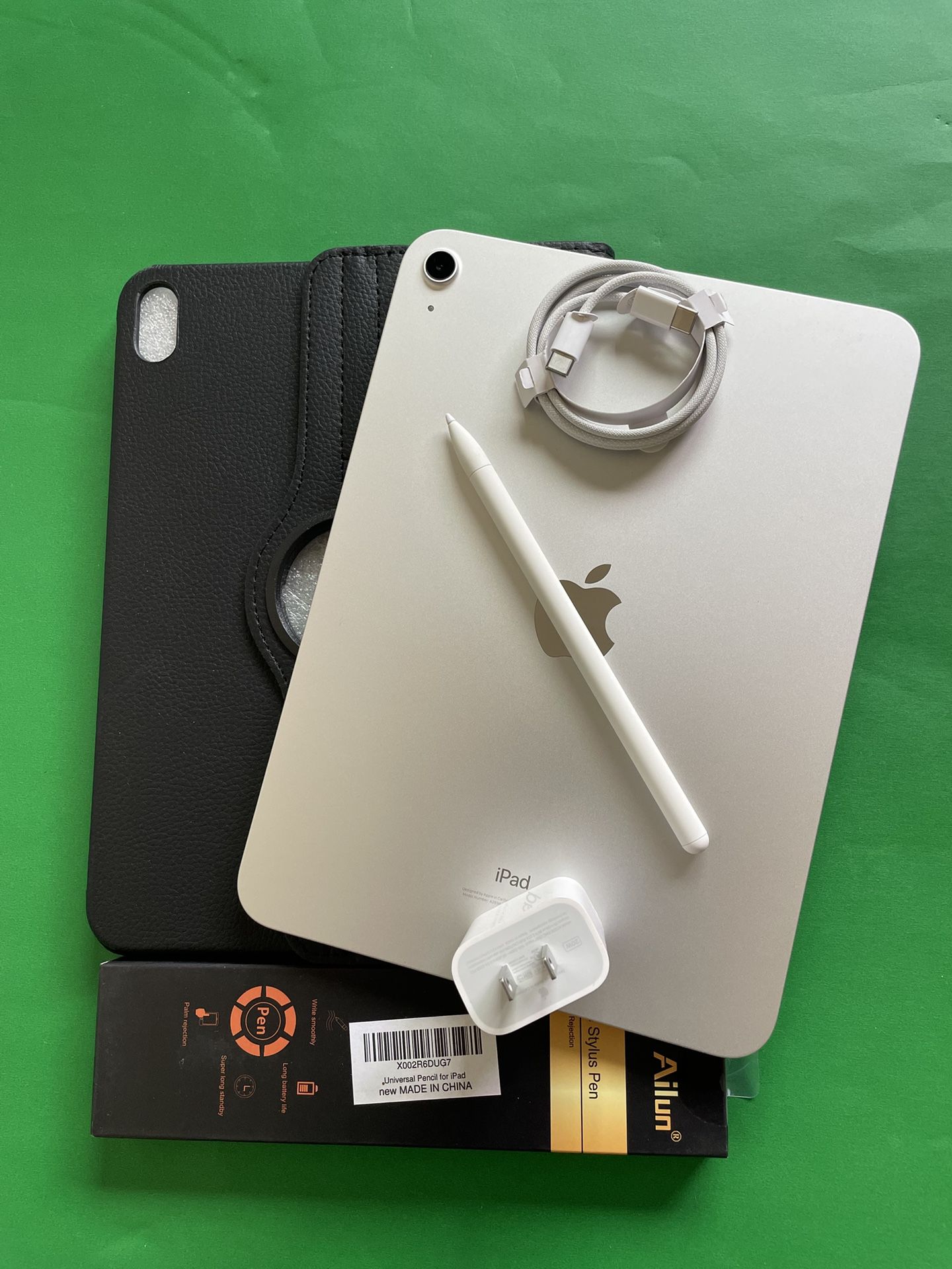 256gb Apple IPad 10th Generation (10.9” Liquid / 2022 model) with pen, keyboard, case & Accessories (warranty 2026)